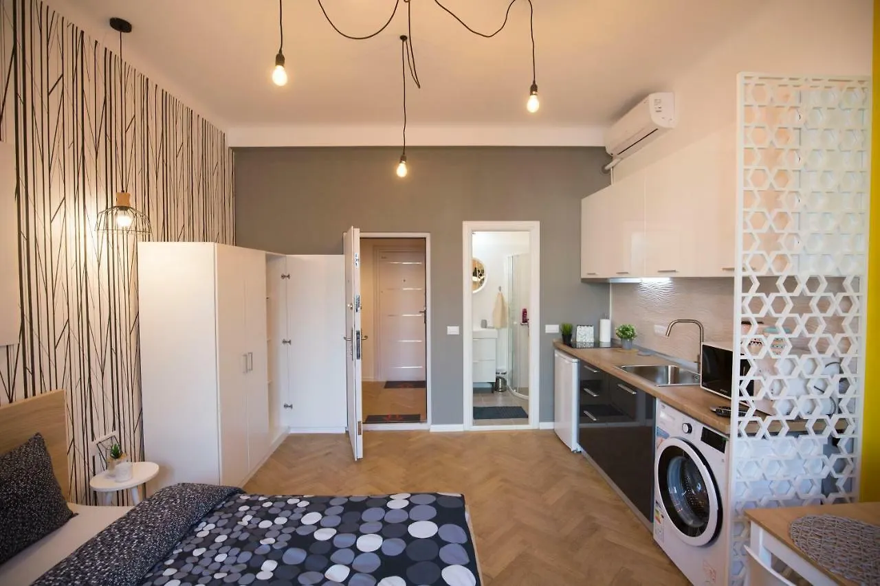 Central Chic Up Studio Bucarest 0*,