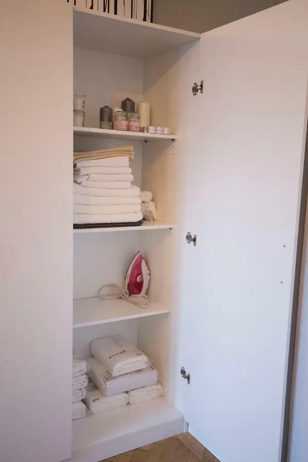 Central Chic Up Studio Бухарест